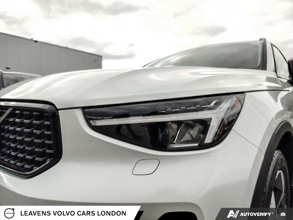 2026 Volvo XC40 PLUS DARK THEME-7
