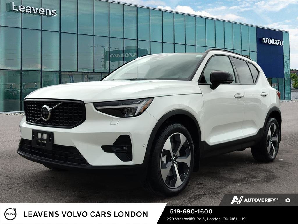 2026 Volvo XC40 PLUS DARK THEME-0