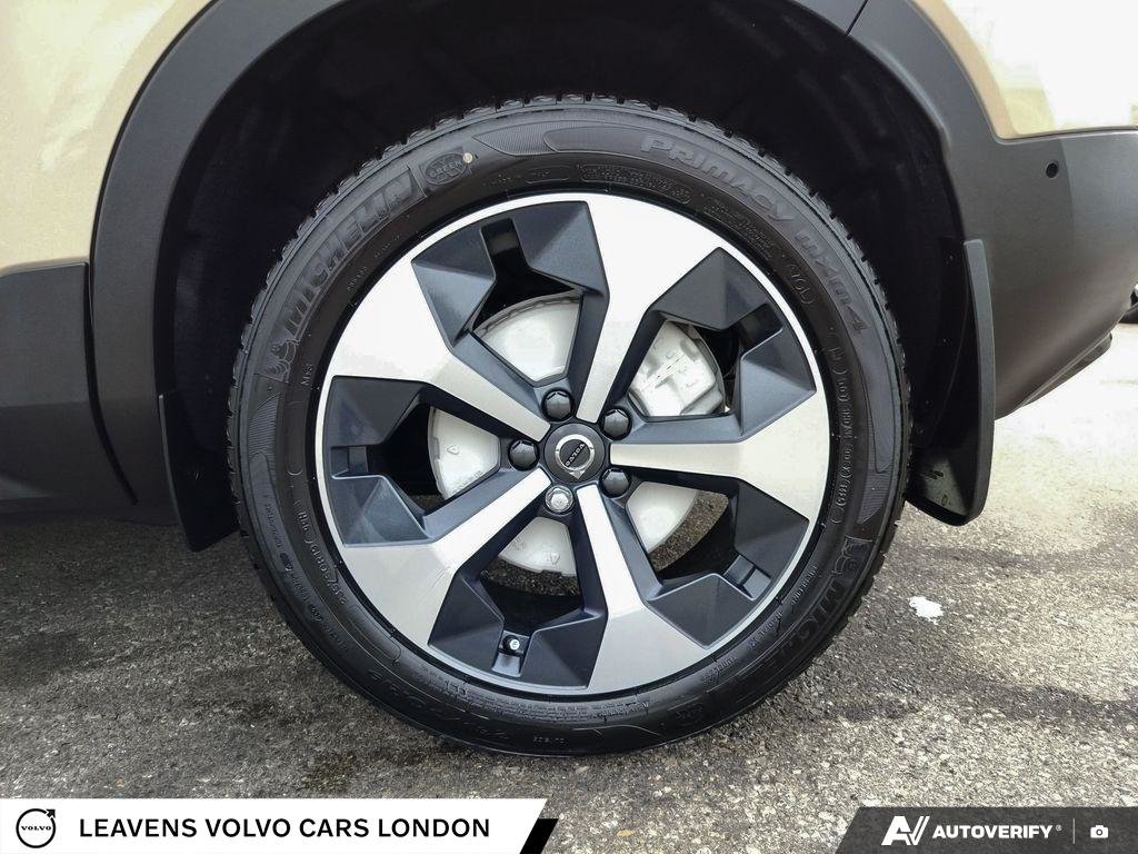 2026 Volvo XC40 PLUS DARK THEME-5