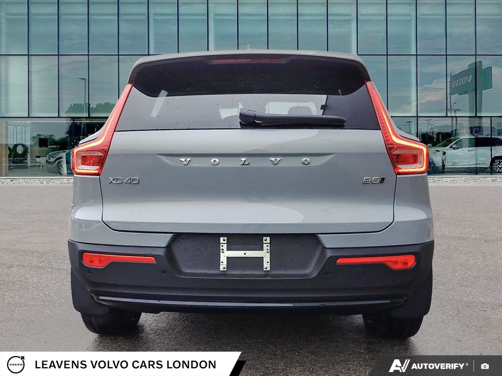 2026 Volvo XC40 PLUS DARK THEME-4