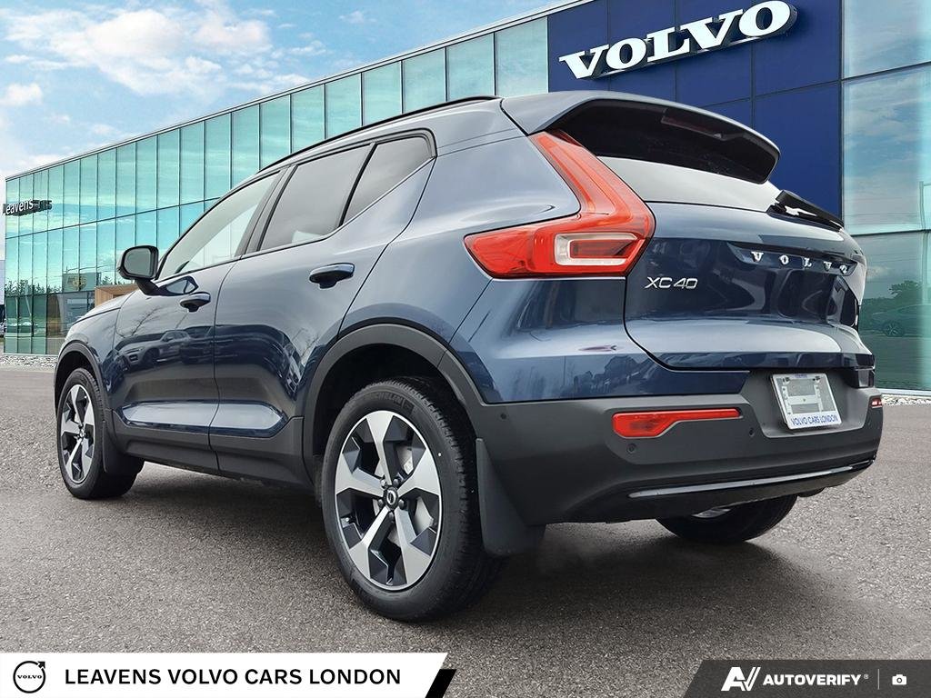 2026 Volvo XC40 PLUS DARK THEME-3