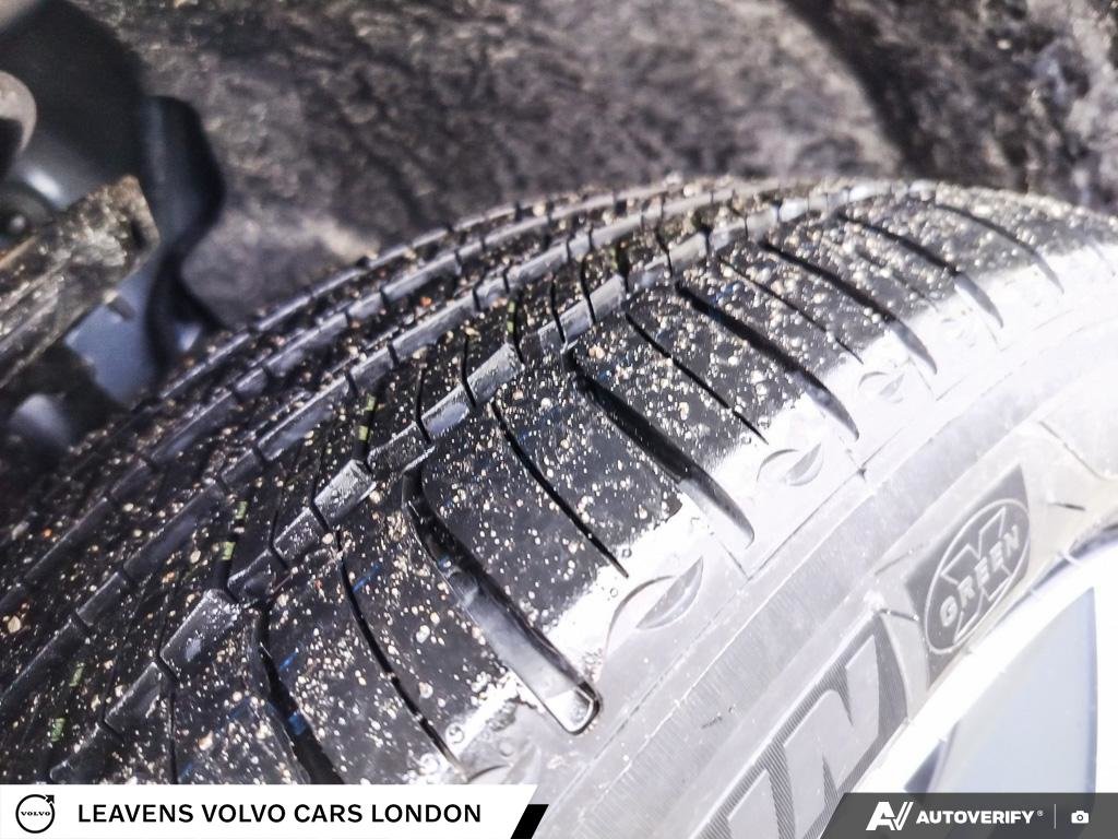 2026 Volvo XC40 PLUS DARK THEME-6