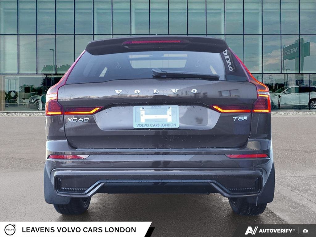2026 Volvo XC60 PLUG-IN HYBRID PLUS DARK THEME-4