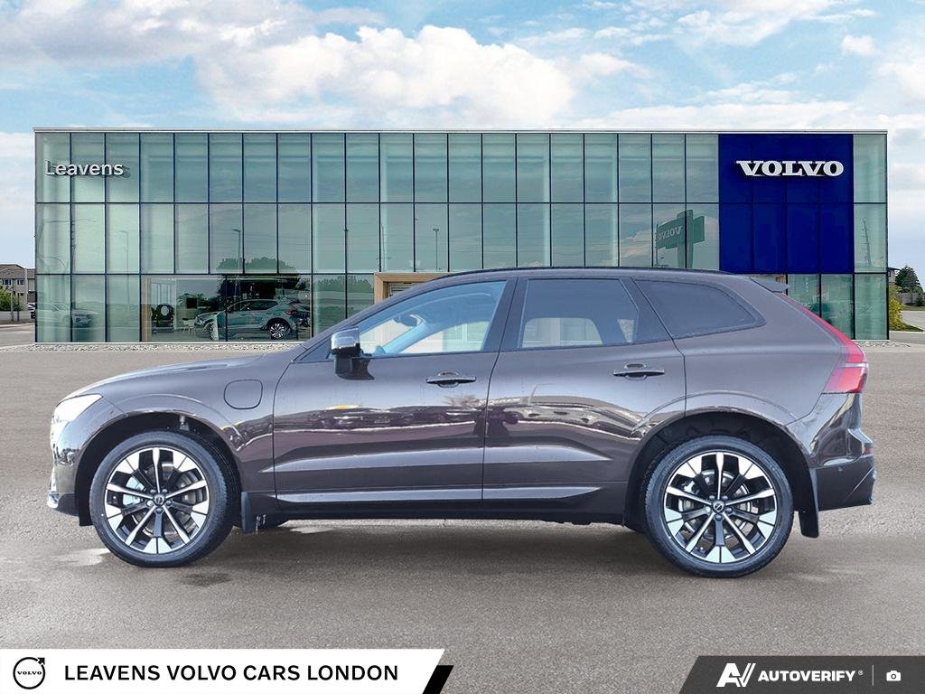 2026 Volvo XC60 PLUG-IN HYBRID PLUS DARK THEME-2