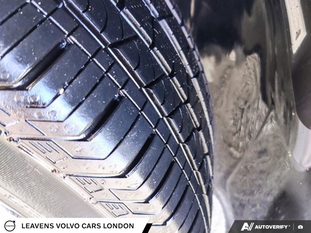 2025 Volvo XC60 PLUS DARK THEME-6