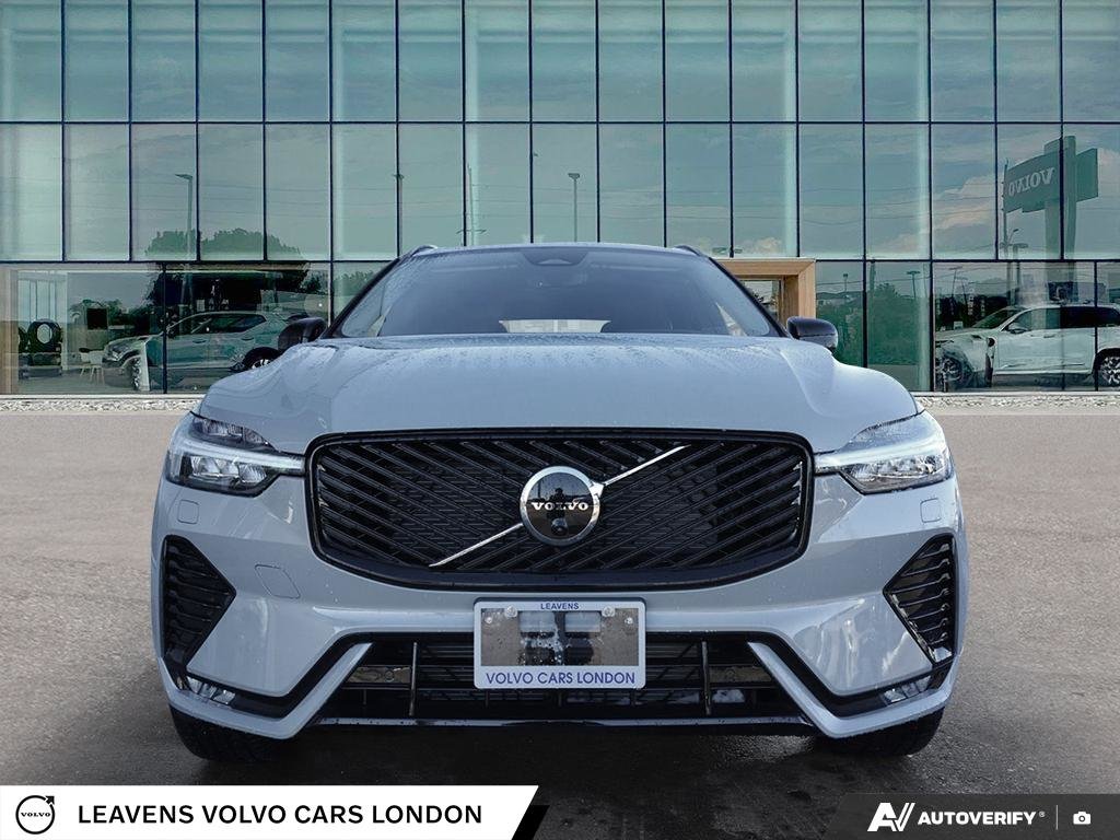 2026 Volvo XC60 PLUS DARK THEME-1