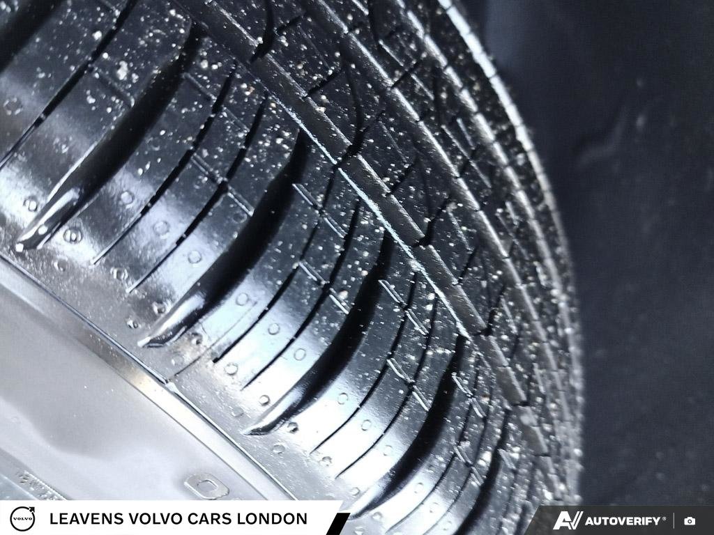 2026 Volvo XC60 PLUS DARK THEME-6