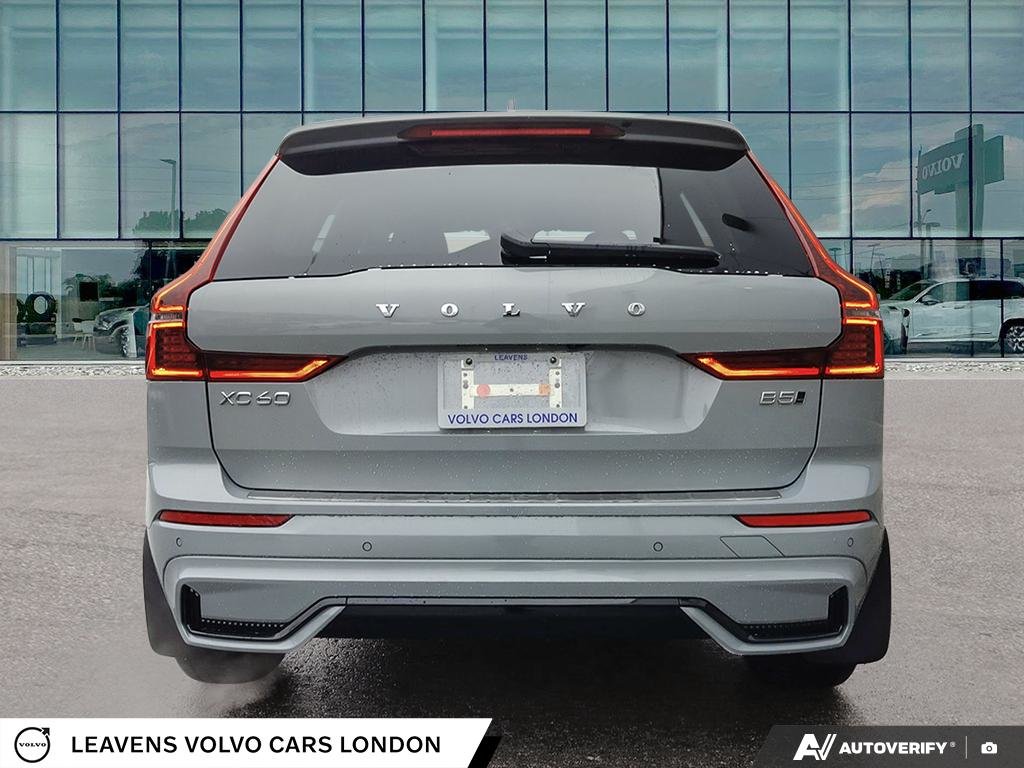 2026 Volvo XC60 CORE DARK THEME-4