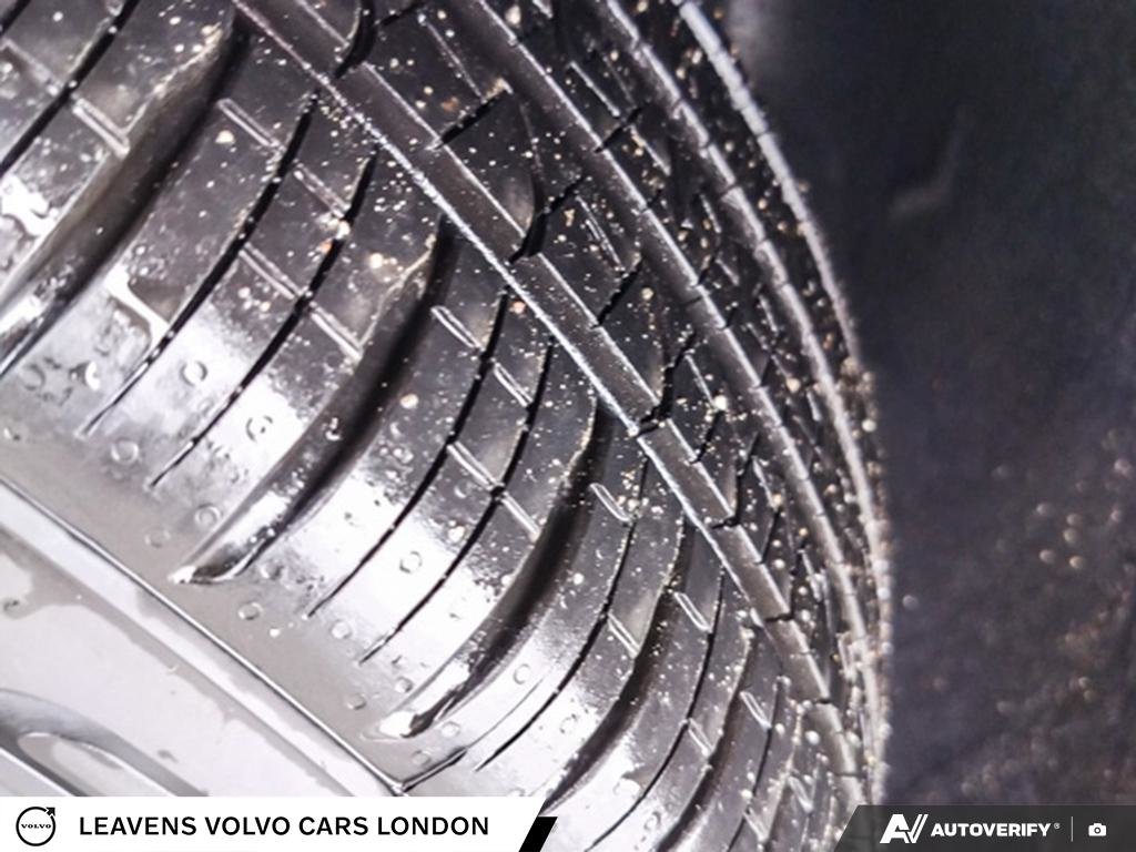 2026 Volvo XC60 PLUS DARK THEME-6