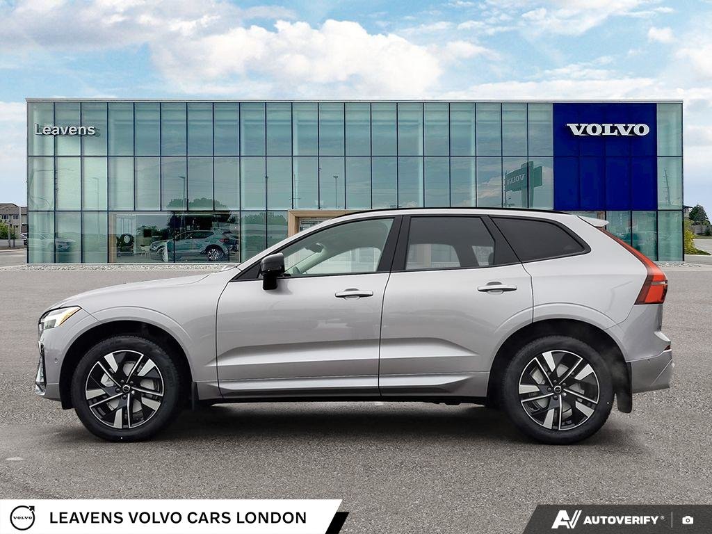 2026 Volvo XC60 PLUS DARK THEME-2