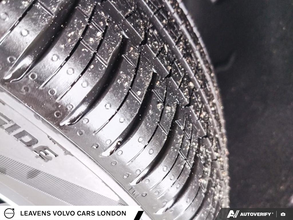 2026 Volvo XC60 PLUS DARK THEME-6