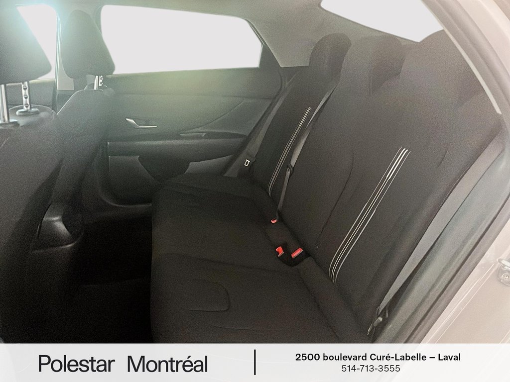 2022 Hyundai Elantra Preferred in Laval, Quebec - 10 - w1024h768px
