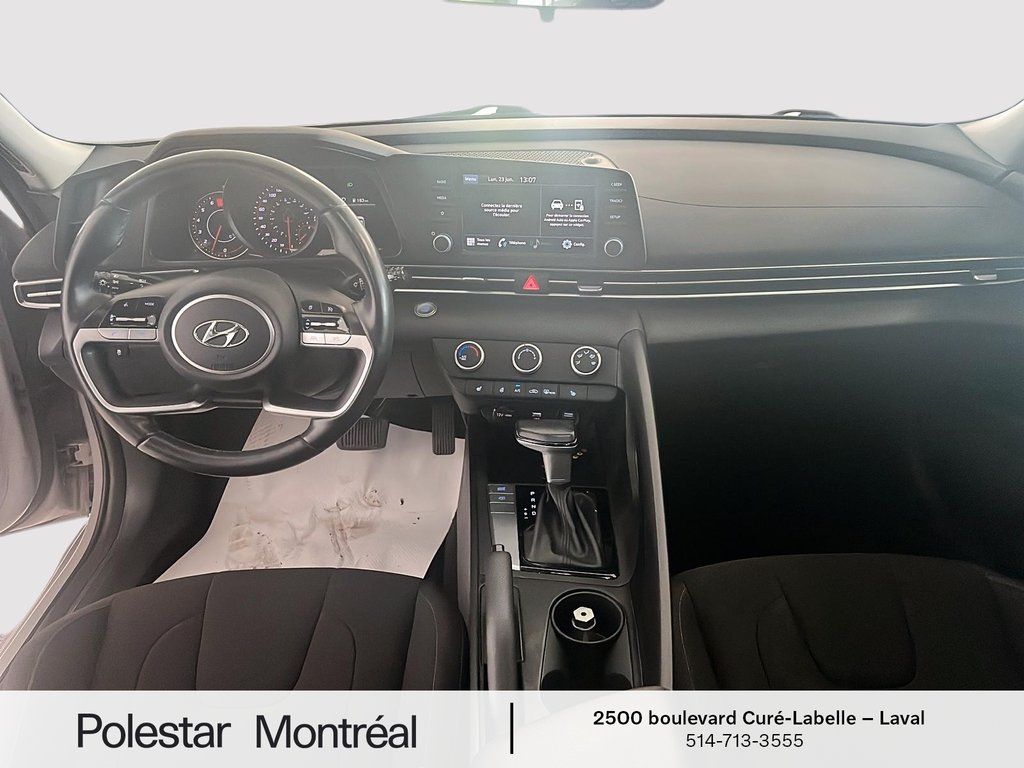 2022 Hyundai Elantra Preferred in Laval, Quebec - 11 - w1024h768px