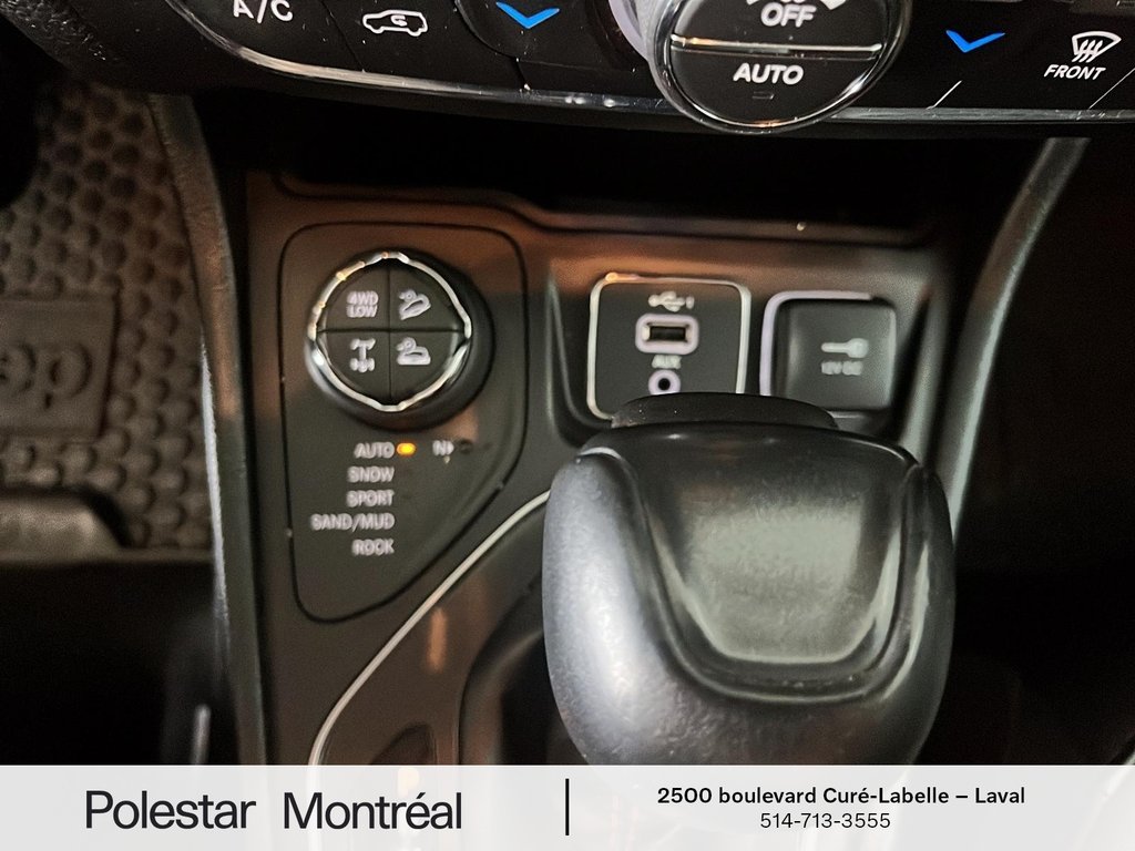 Jeep Cherokee Trailhawk Elite 2019 à Laval, Québec - 14 - w1024h768px