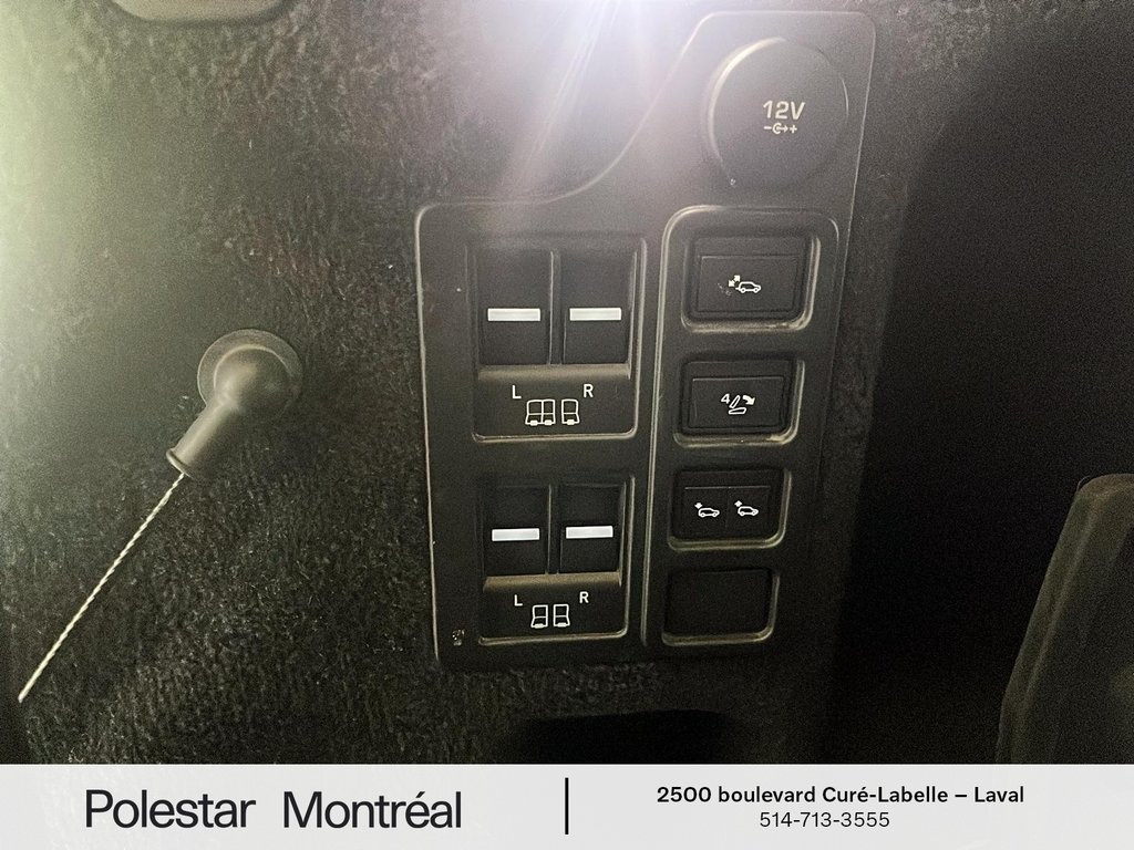 2020 Land Rover Discovery HSE in Laval, Quebec - 27 - w1024h768px