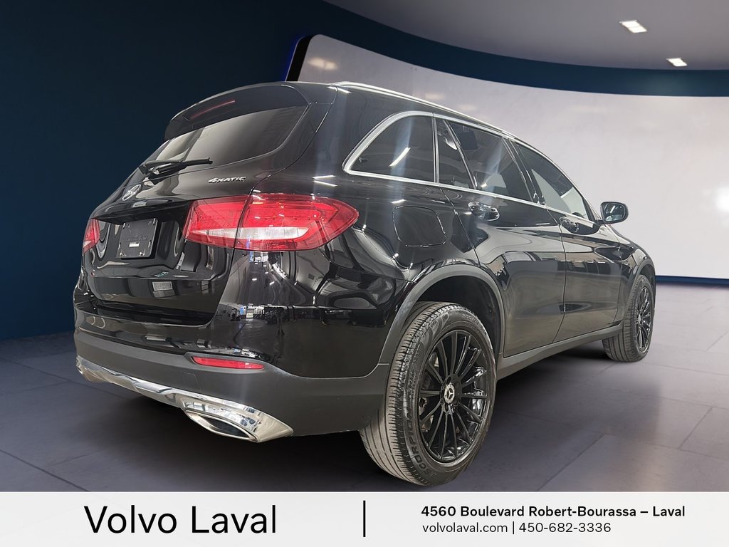2018 Mercedes-Benz GLC 300 in Laval, Quebec - 4 - w1024h768px