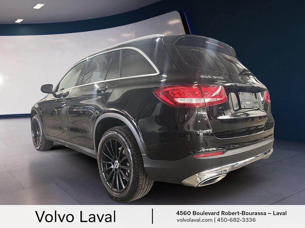 2018 Mercedes-Benz GLC 300 in Laval, Quebec - 6 - w1024h768px