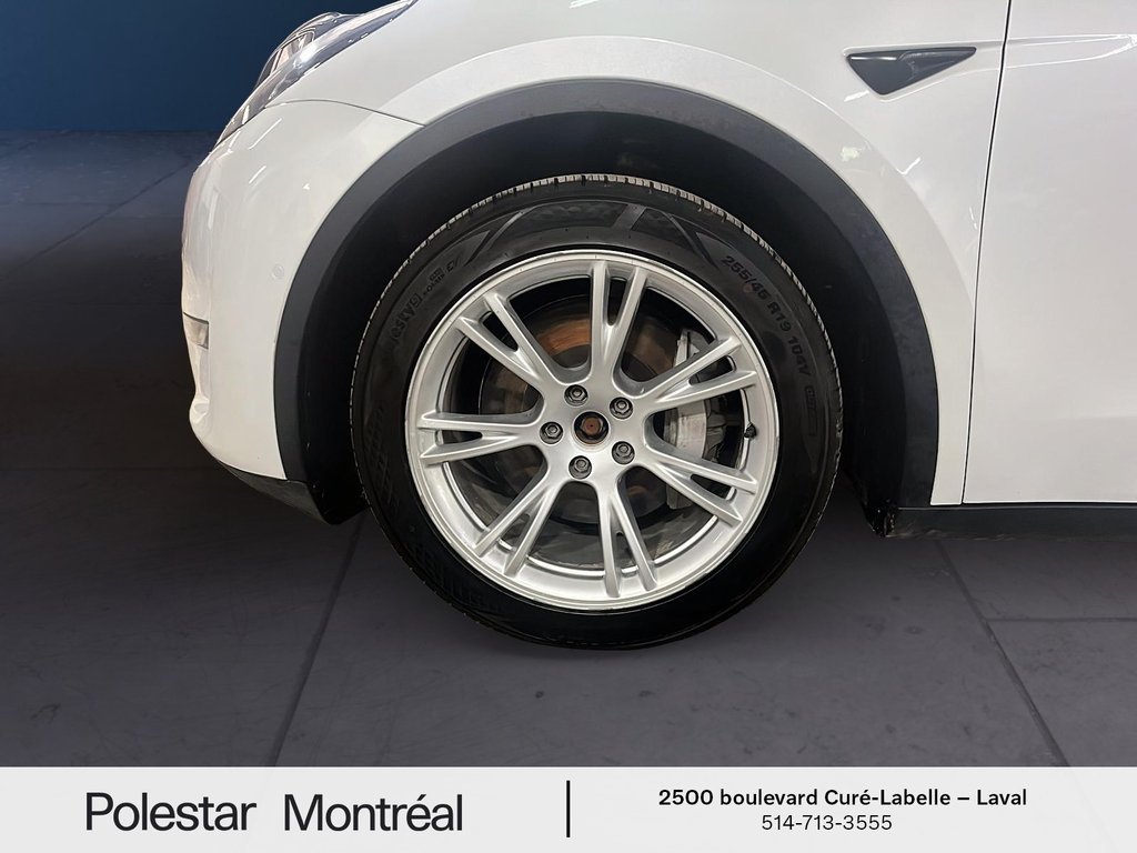 2021 Tesla Model Y Long Range in Laval, Quebec - 4 - w1024h768px