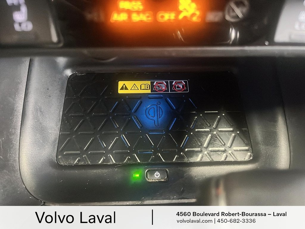 2023 Toyota RAV4 Prime XSE in Laval, Quebec - 13 - w1024h768px