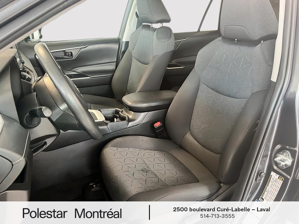 Toyota RAV4 LE 2021 à Laval, Québec - 10 - w1024h768px