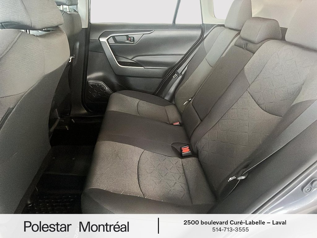 Toyota RAV4 LE 2021 à Laval, Québec - 11 - w1024h768px