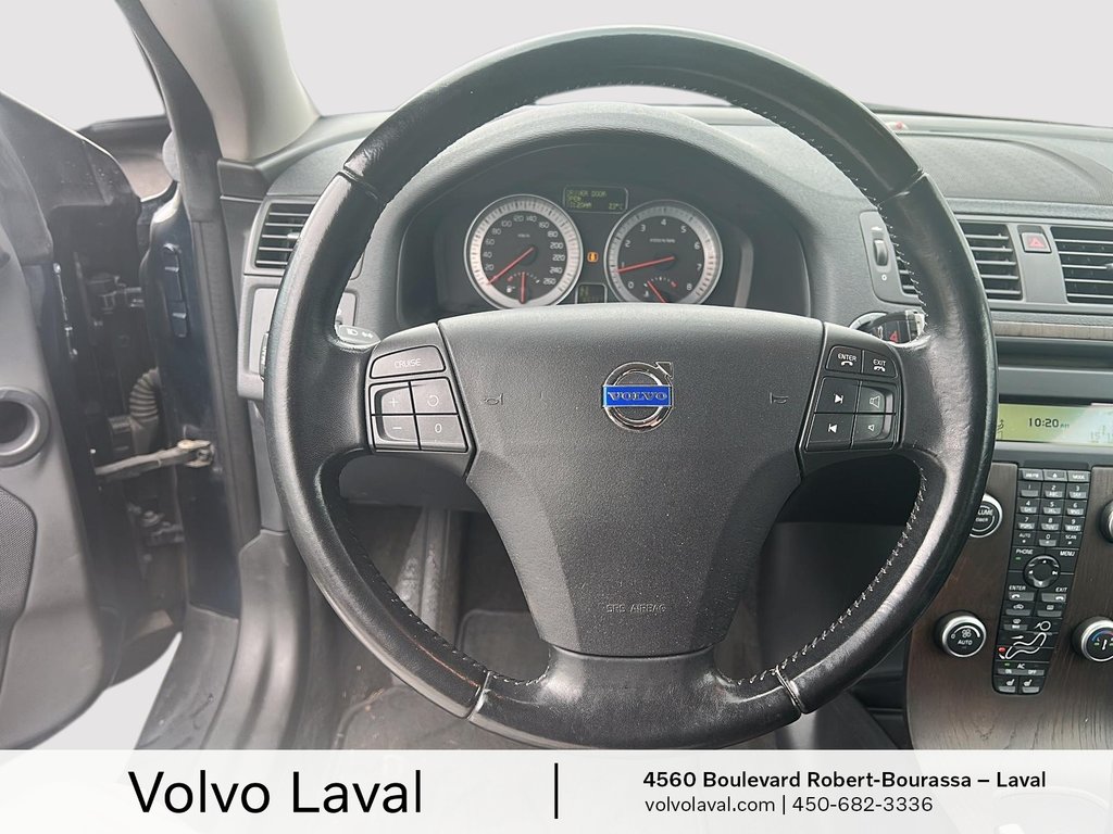 Volvo C70 T5 Premier Plus 2013 à Laval, Québec - 6 - w1024h768px