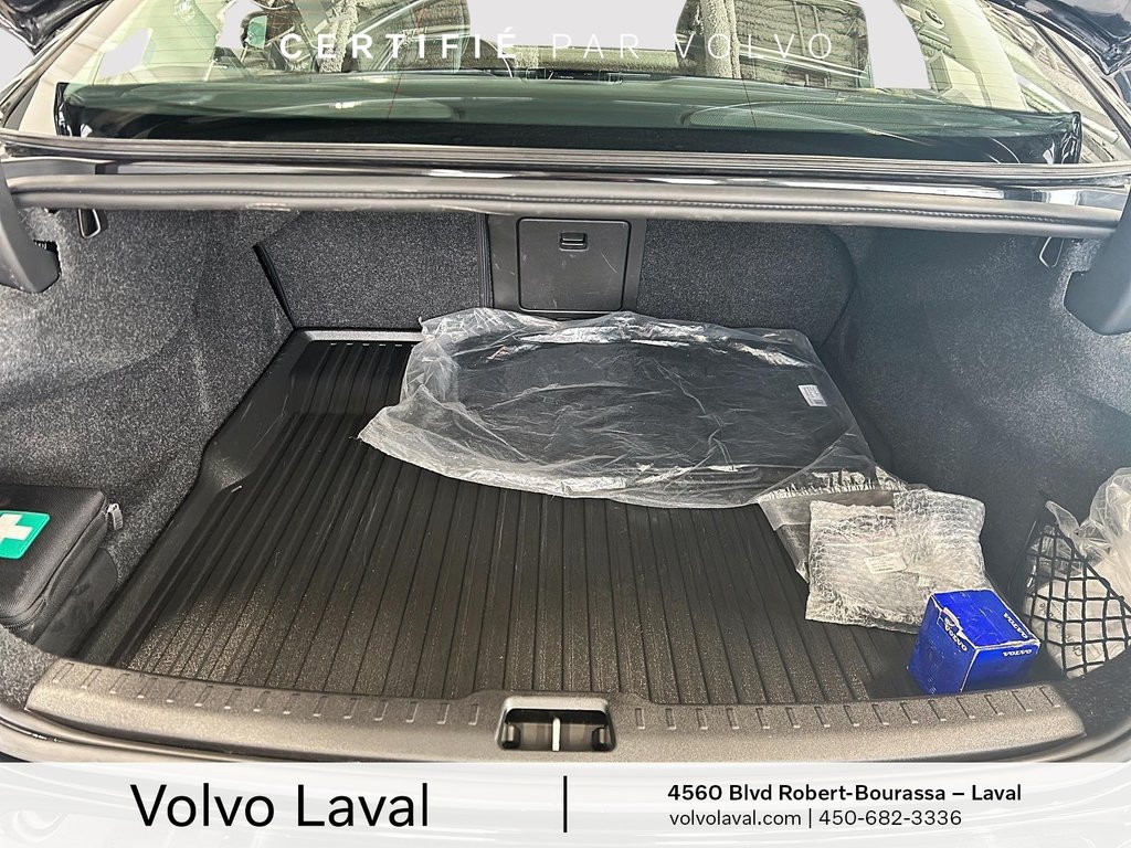 Volvo S60 Recharge Plus Dark Theme 2024 à Laval, Québec - 12 - w1024h768px