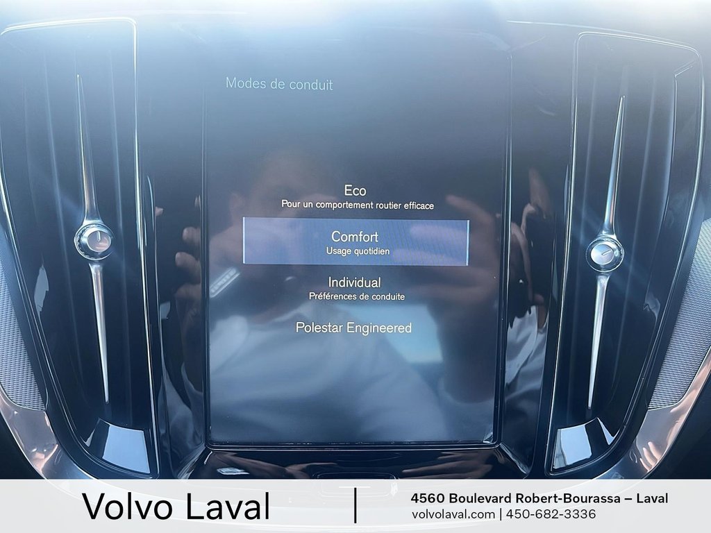 2019 Volvo S60 R-Design in Laval, Quebec - 17 - w1024h768px