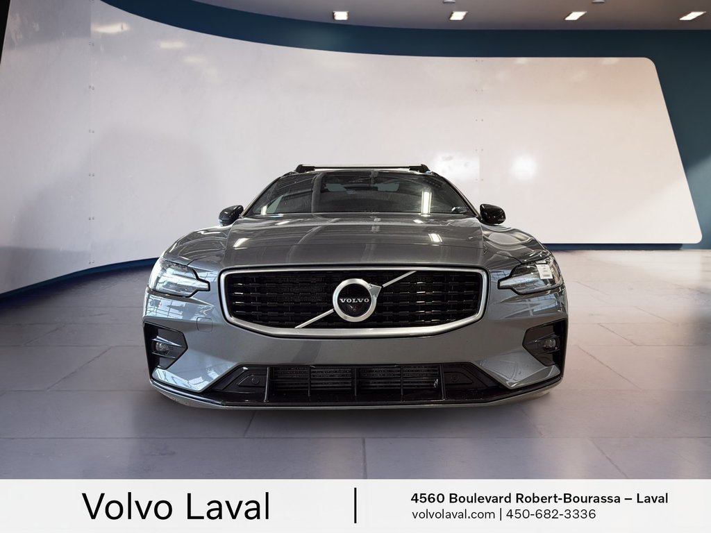 Volvo V60 R-Design 2020 à Laval, Québec - 2 - w1024h768px