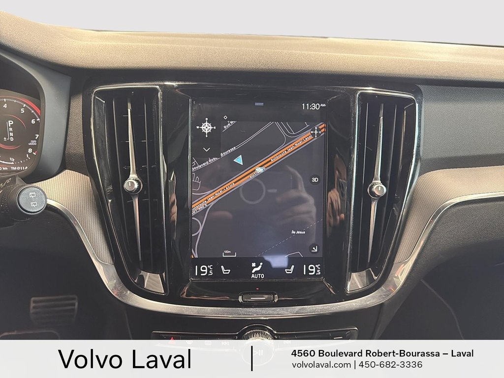 Volvo V60 R-Design 2020 à Laval, Québec - 15 - w1024h768px