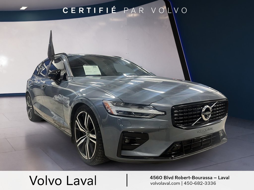 Volvo V60 R-Design 2022 à Brossard, Québec - 3 - w1024h768px
