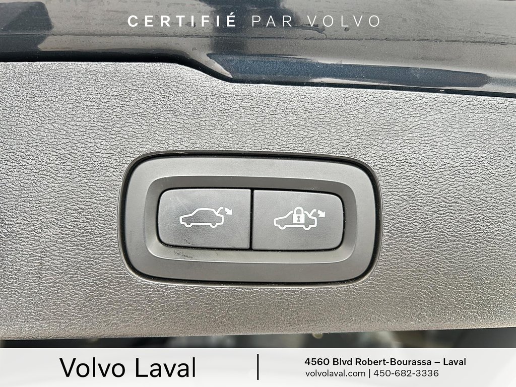 2023 Volvo V60 Ultimate Dark Theme in Laval, Quebec - 20 - w1024h768px