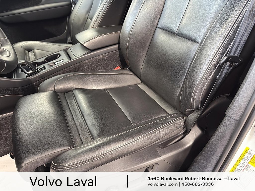 Volvo XC40 Momentum 2020 à Laval, Québec - 7 - w1024h768px