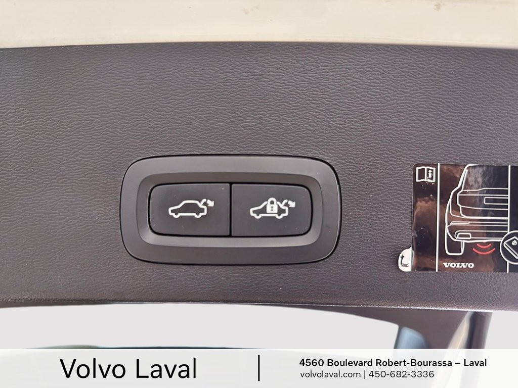 Volvo XC40 Momentum 2020 à Laval, Québec - 18 - w1024h768px