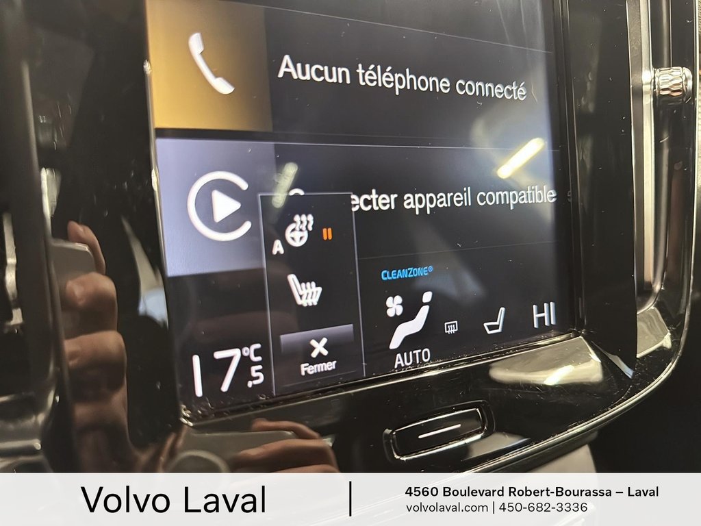 Volvo XC40 R-Design 2020 à Laval, Québec - 14 - w1024h768px