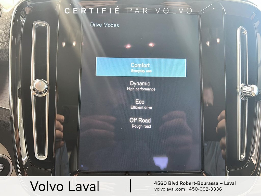 Volvo XC40 Momentum 2021 à Laval, Québec - 15 - w1024h768px