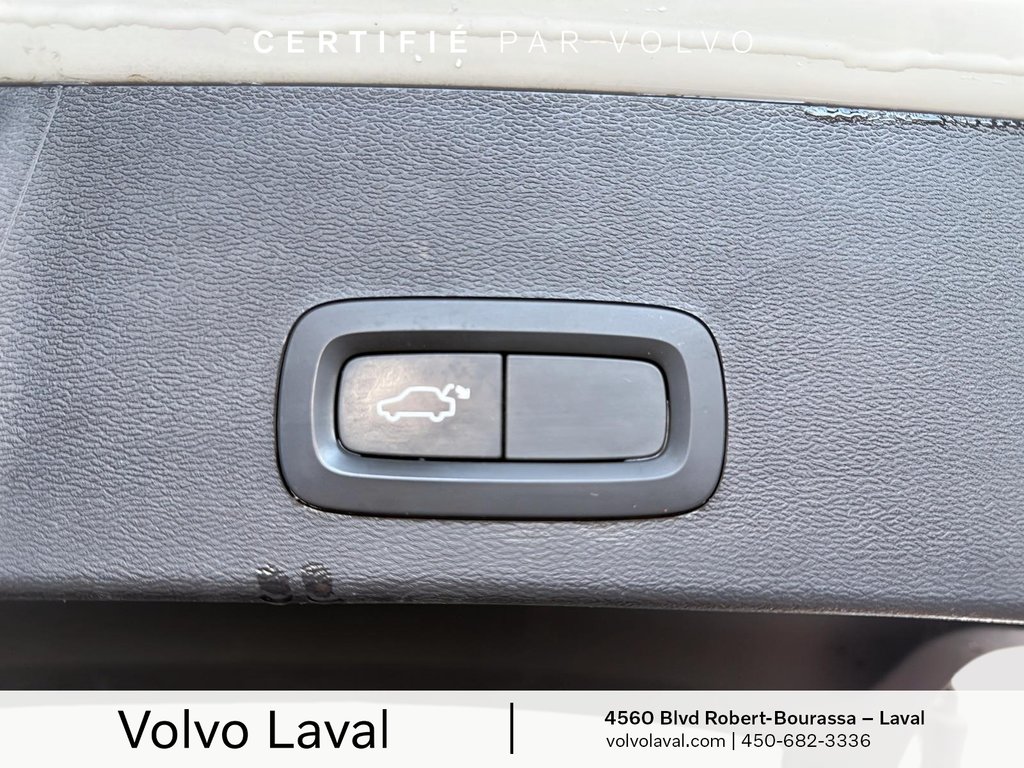 2021 Volvo XC40 Momentum in Laval, Quebec - 17 - w1024h768px