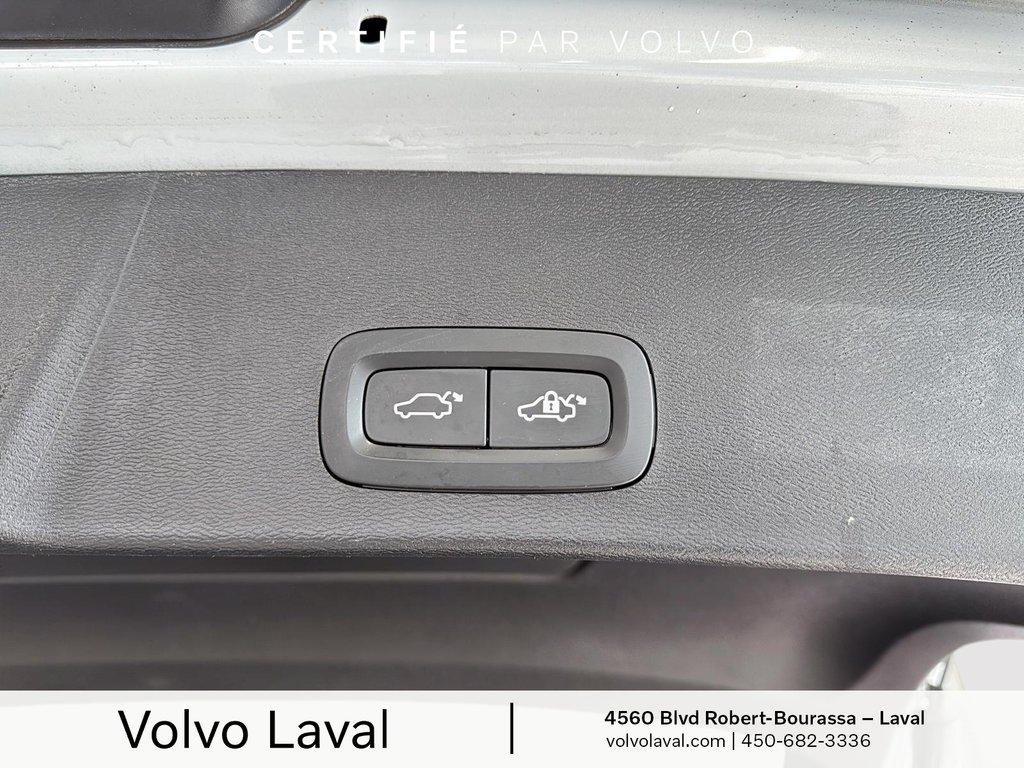 Volvo XC40 R-Design 2021 à Laval, Québec - 22 - w1024h768px