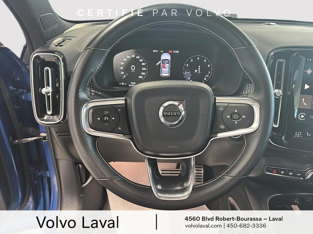 Volvo XC40 R-Design 2021 à Laval, Québec - 10 - w1024h768px