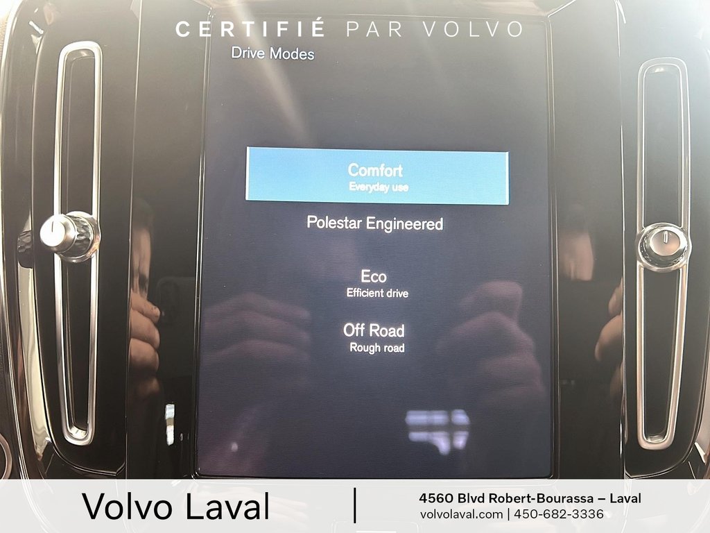 Volvo XC40 R-Design 2022 à Laval, Québec - 13 - w1024h768px