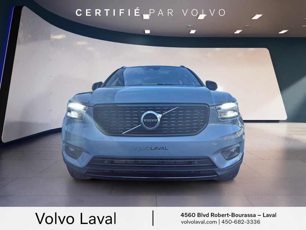 2022 Volvo XC40 R-Design in Laval, Quebec - 2 - w1024h768px