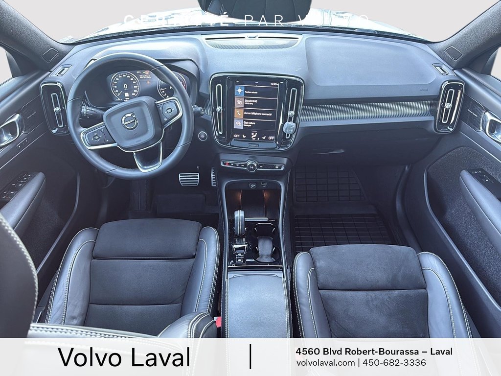 2022 Volvo XC40 R-Design in Laval, Quebec - 10 - w1024h768px