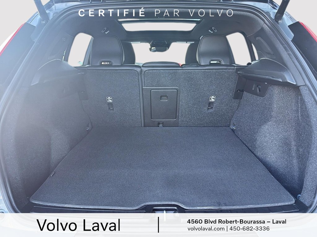2022 Volvo XC40 R-Design in Laval, Quebec - 19 - w1024h768px