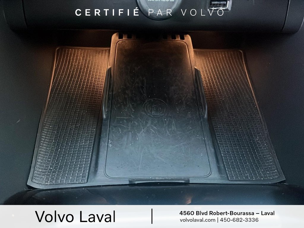 Volvo XC40 R-Design 2022 à Laval, Québec - 14 - w1024h768px