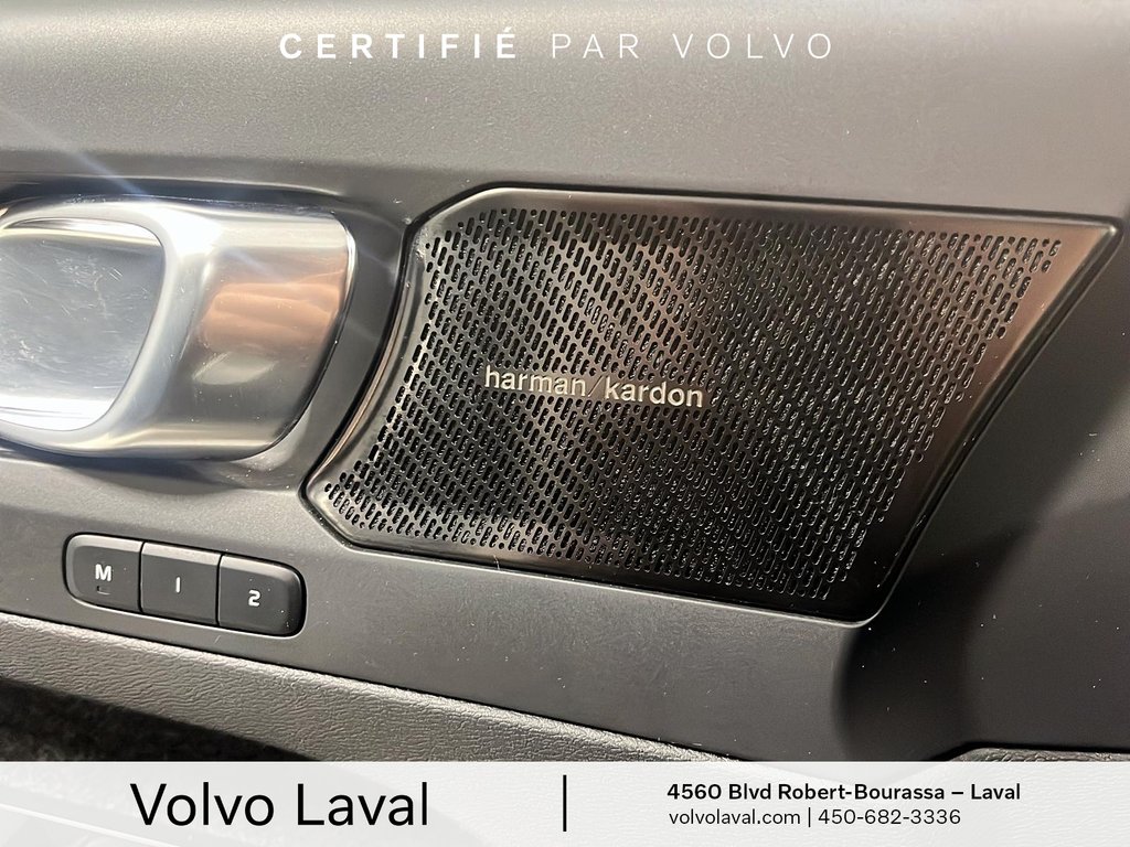 Volvo XC40 R-Design 2022 à Laval, Québec - 18 - w1024h768px