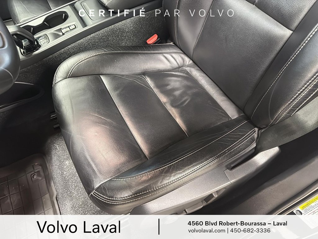 Volvo XC40 Momentum 2022-6