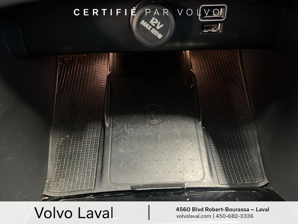 Volvo XC40 R-Design 2022 à Laval, Québec - 15 - w1024h768px