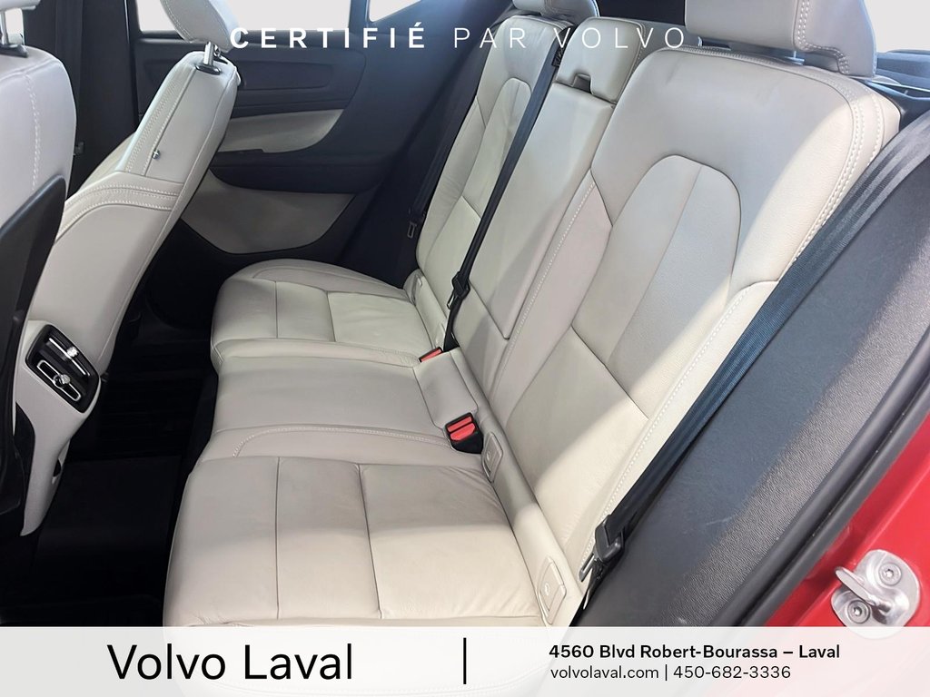 2022 Volvo XC40 Momentum in Brossard, Quebec - 17 - w1024h768px