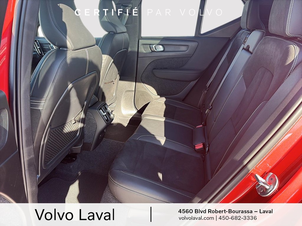 Volvo XC40 R-Design 2022 à Brossard, Québec - 11 - w1024h768px