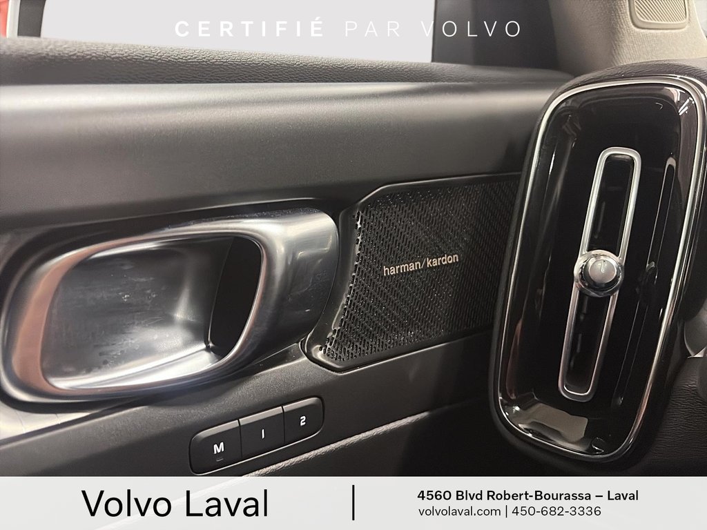 2022 Volvo XC40 Momentum in Brossard, Quebec - 25 - w1024h768px